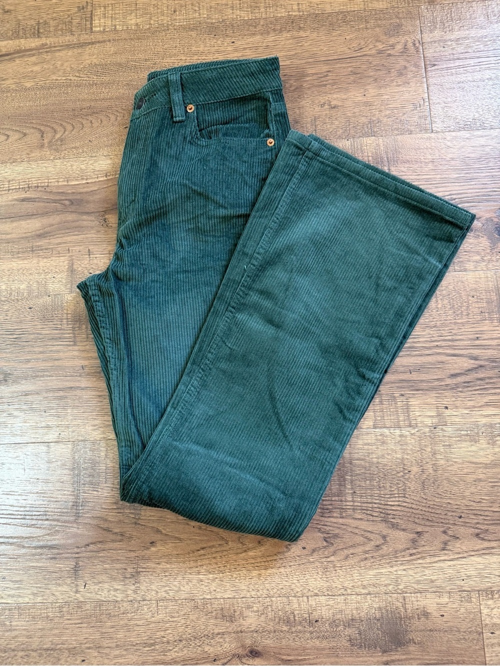 NWT MOTEL DENIM Women’s Green Corduroy Flared Pants Button Closure Pockets S 32"